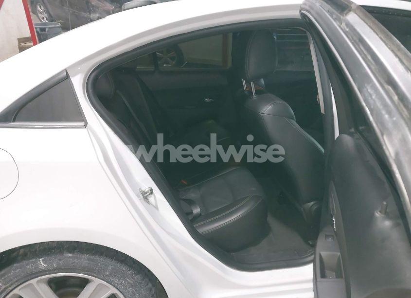 Photo 8 of 2015 Chevrolet Cruze 2LT AUTO (VIN 1G1PE5SB2F7178996)