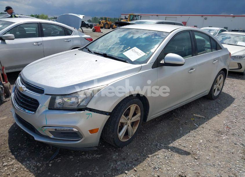 Photo 2 of 2015 Chevrolet Cruze 2LT AUTO (VIN 1G1PE5SB2F7253051)