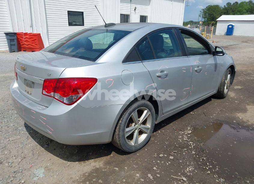 Photo 4 of 2015 Chevrolet Cruze 2LT AUTO (VIN 1G1PE5SB2F7253051)