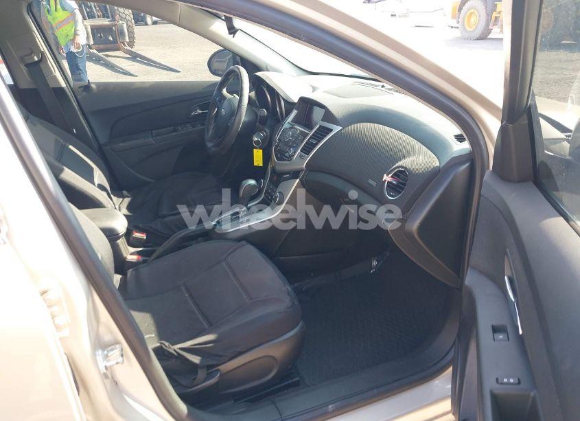 Photo 5 of 2016 Chevrolet Cruze LIMITED 1LT AUTO (VIN 1G1PE5SB2G7171564)