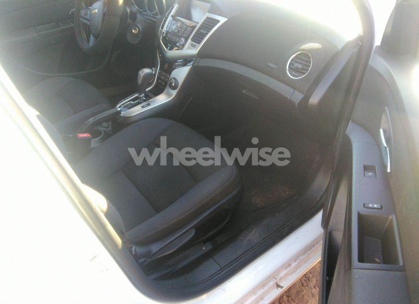Photo 5 of 2016 Chevrolet Cruze LIMITED 1LT AUTO (VIN 1G1PE5SB2G7229513)