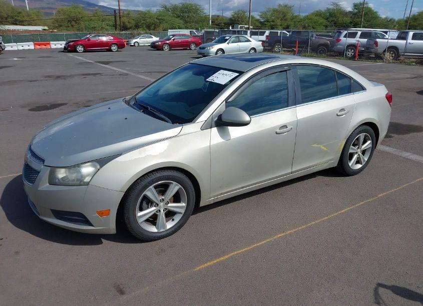Photo 2 of 2013 Chevrolet Cruze 2LT AUTO (VIN 1G1PE5SB3D7126077)