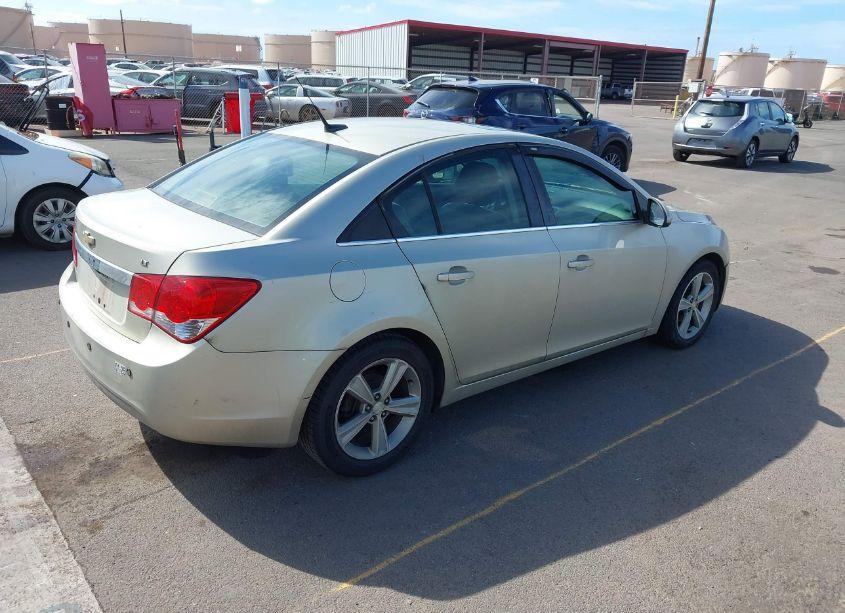 Photo 4 of 2013 Chevrolet Cruze 2LT AUTO (VIN 1G1PE5SB3D7126077)