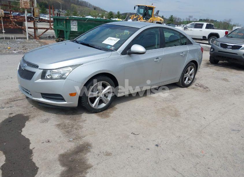 Photo 2 of 2013 Chevrolet Cruze 2LT AUTO (VIN 1G1PE5SB3D7148144)