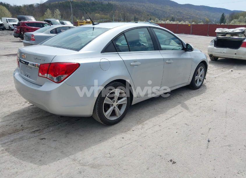 Photo 4 of 2013 Chevrolet Cruze 2LT AUTO (VIN 1G1PE5SB3D7148144)