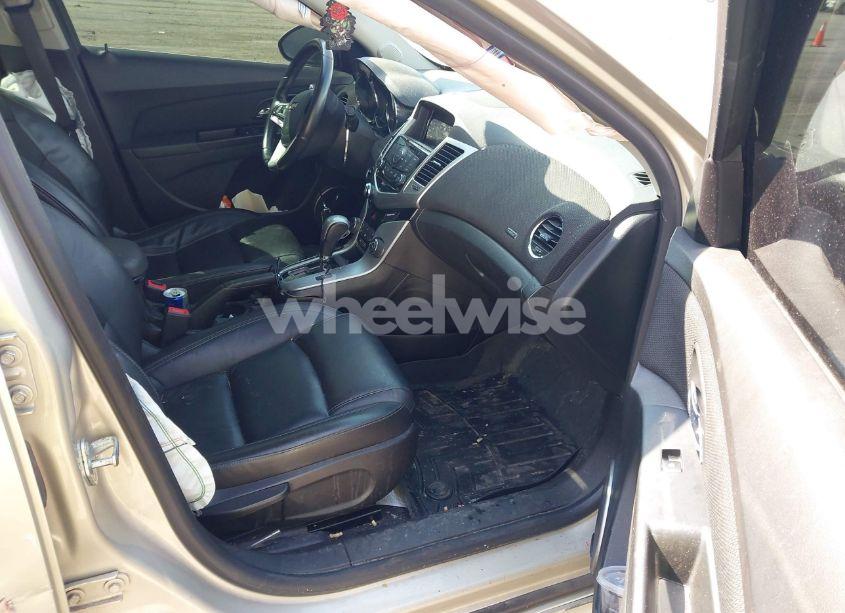 Photo 5 of 2013 Chevrolet Cruze 2LT AUTO (VIN 1G1PE5SB3D7196680)