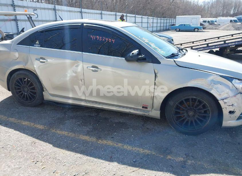 Photo 6 of 2013 Chevrolet Cruze 2LT AUTO (VIN 1G1PE5SB3D7196680)