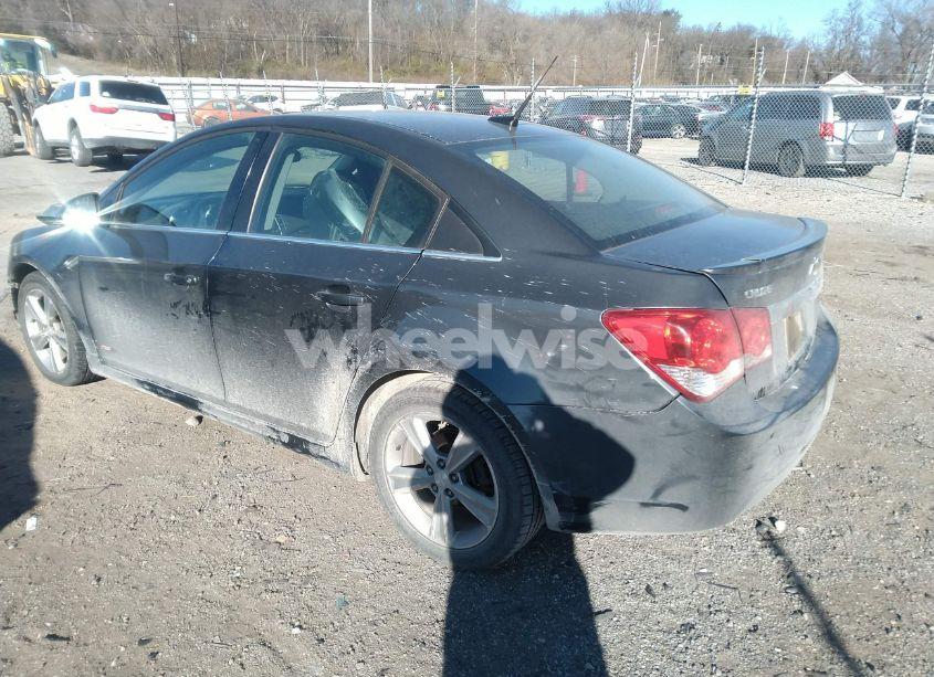 Photo 3 of 2013 Chevrolet Cruze 2LT AUTO (VIN 1G1PE5SB3D7246977)