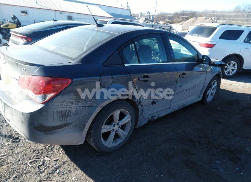 Photo 4 of 2013 Chevrolet Cruze 2LT AUTO (VIN 1G1PE5SB3D7246977)