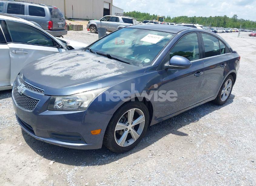 Photo 2 of 2013 Chevrolet Cruze 2LT AUTO (VIN 1G1PE5SB3D7305879)