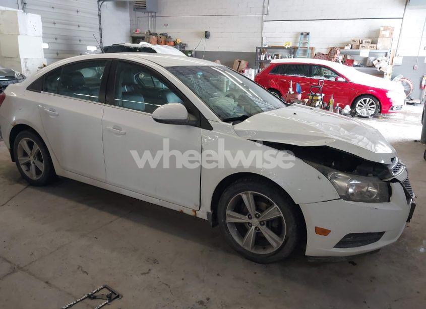 2014 Chevrolet Cruze 2LT AUTO (VIN 1G1PE5SB3E7296330) main photo