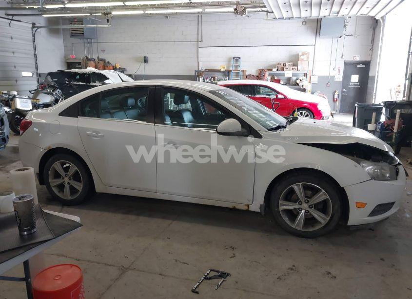 Photo 13 of 2014 Chevrolet Cruze 2LT AUTO (VIN 1G1PE5SB3E7296330)