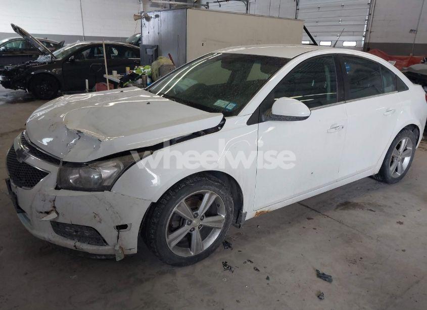 Photo 2 of 2014 Chevrolet Cruze 2LT AUTO (VIN 1G1PE5SB3E7296330)