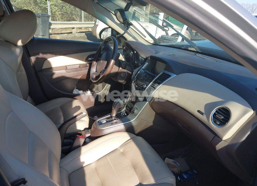 Photo 5 of 2014 Chevrolet Cruze 2LT AUTO (VIN 1G1PE5SB3E7362505)