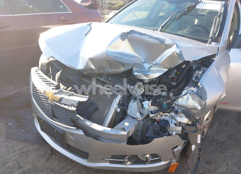 Photo 6 of 2014 Chevrolet Cruze 2LT AUTO (VIN 1G1PE5SB3E7362505)