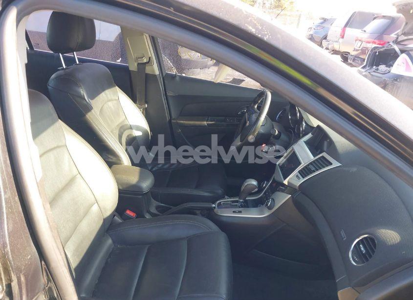 Photo 5 of 2015 Chevrolet Cruze 2LT AUTO (VIN 1G1PE5SB3F7241801)