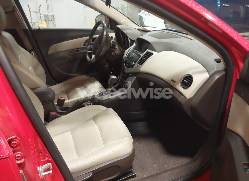 Photo 5 of 2015 Chevrolet Cruze 2LT AUTO (VIN 1G1PE5SB3F7242723)