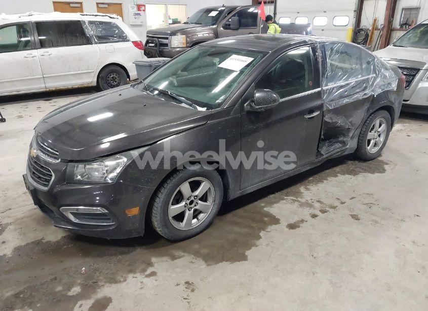 Photo 2 of 2015 Chevrolet Cruze 2LT AUTO (VIN 1G1PE5SB3F7253415)
