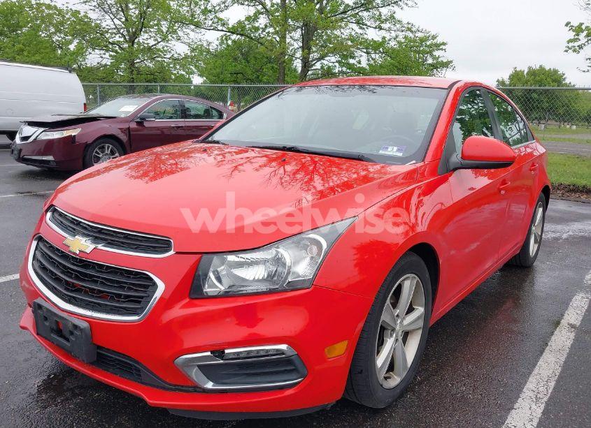Photo 2 of 2015 Chevrolet Cruze 2LT AUTO (VIN 1G1PE5SB3F7275480)