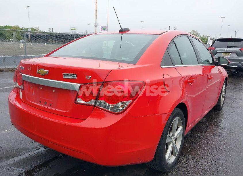 Photo 4 of 2015 Chevrolet Cruze 2LT AUTO (VIN 1G1PE5SB3F7275480)