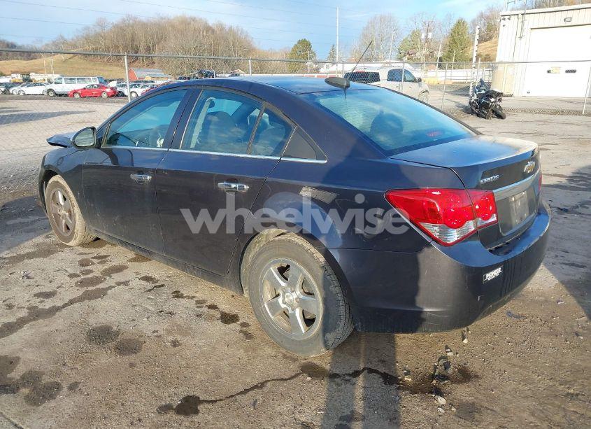 Photo 3 of 2016 Chevrolet Cruze LIMITED 1LT AUTO (VIN 1G1PE5SB3G7176837)