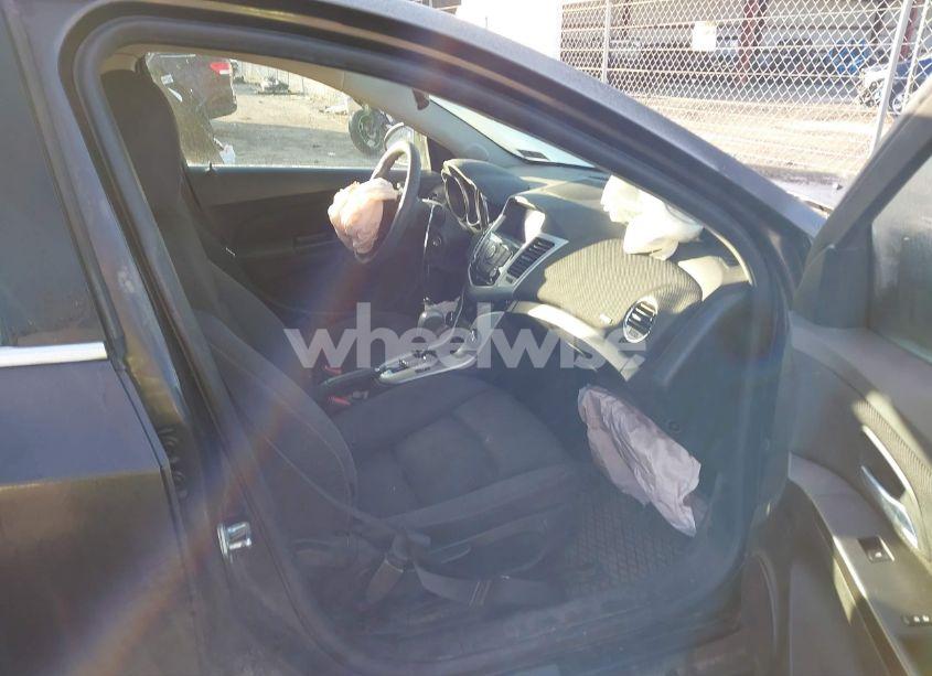 Photo 5 of 2016 Chevrolet Cruze LIMITED 1LT AUTO (VIN 1G1PE5SB3G7176837)