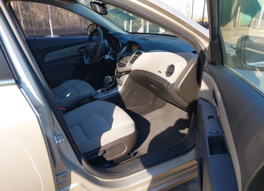 Photo 5 of 2016 Chevrolet Cruze LIMITED 1LT AUTO (VIN 1G1PE5SB3G7211991)