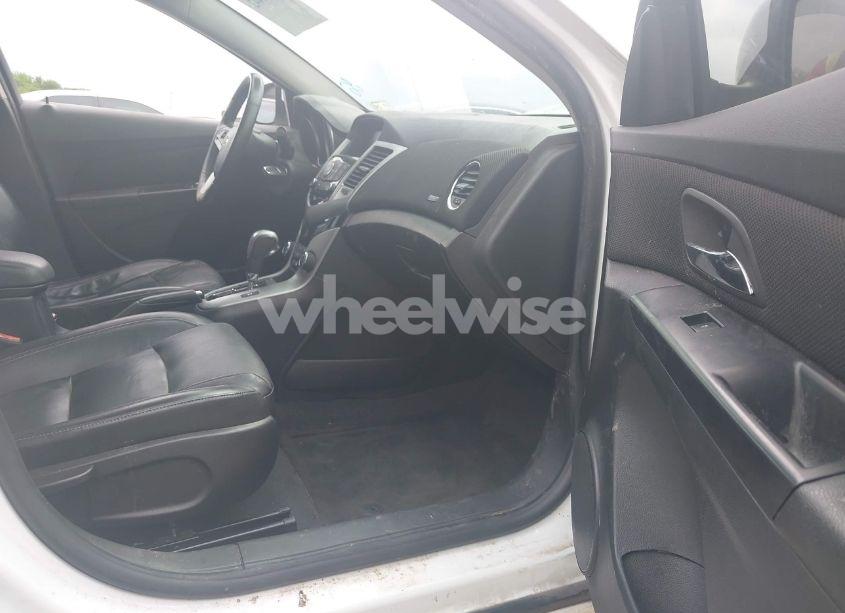 Photo 5 of 2013 Chevrolet Cruze 2LT AUTO (VIN 1G1PE5SB4D7150551)