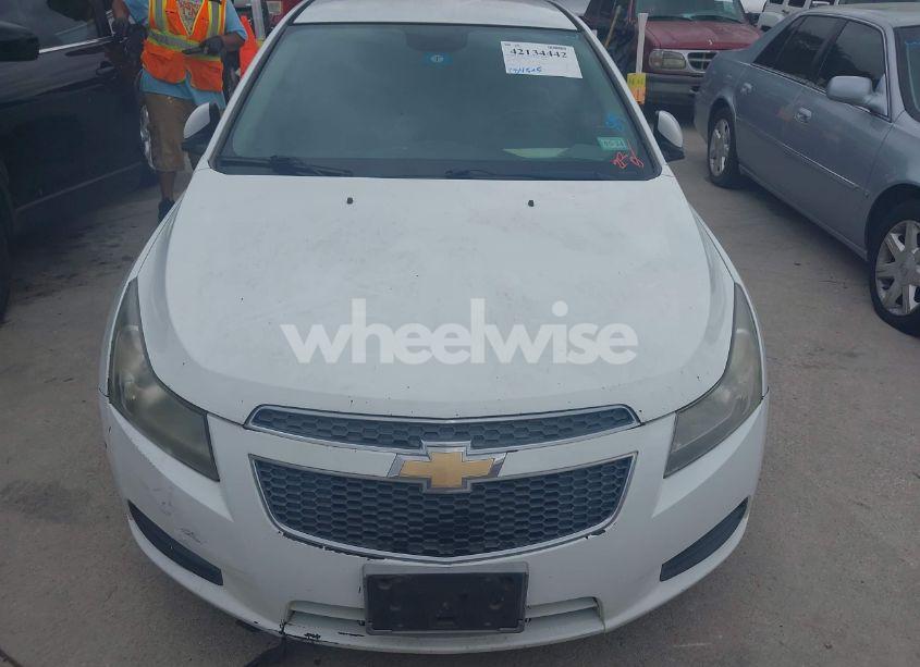 Photo 6 of 2013 Chevrolet Cruze 2LT AUTO (VIN 1G1PE5SB4D7150551)