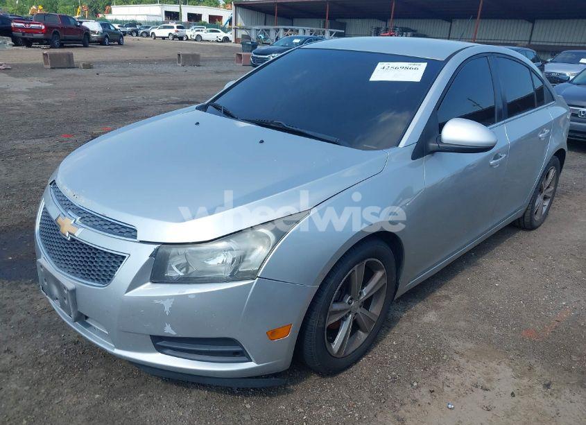 Photo 2 of 2013 Chevrolet Cruze 2LT AUTO (VIN 1G1PE5SB4D7159105)