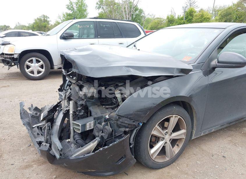 Photo 6 of 2014 Chevrolet Cruze 2LT AUTO (VIN 1G1PE5SB4E7321011)