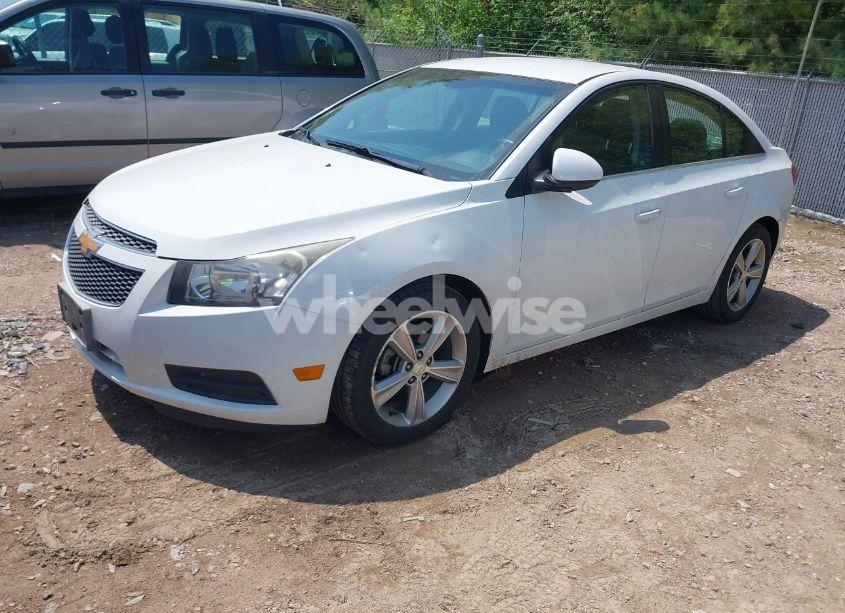 Photo 2 of 2014 Chevrolet Cruze 2LT AUTO (VIN 1G1PE5SB4E7363114)