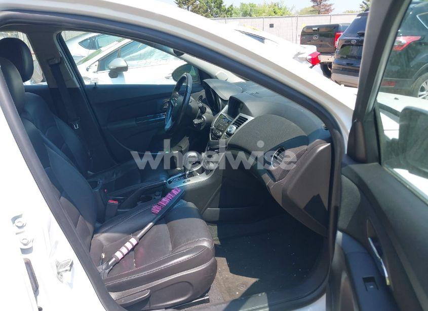 Photo 5 of 2014 Chevrolet Cruze 2LT AUTO (VIN 1G1PE5SB4E7363114)