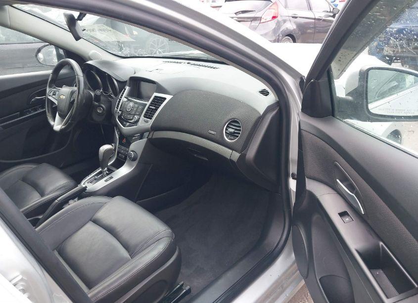 Photo 5 of 2014 Chevrolet Cruze 2LT AUTO (VIN 1G1PE5SB4E7386599)