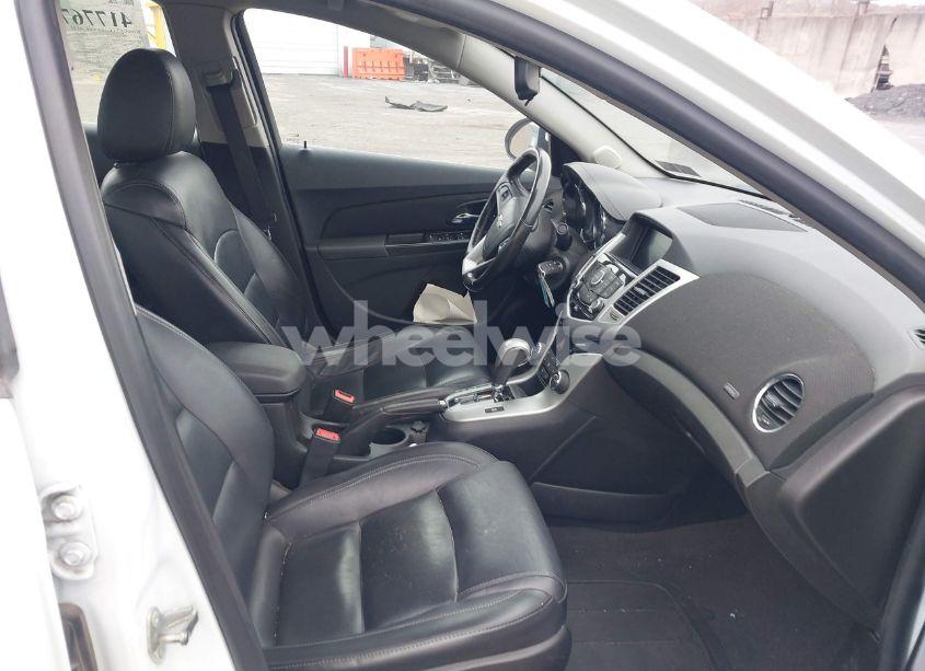 Photo 5 of 2015 Chevrolet Cruze 2LT AUTO (VIN 1G1PE5SB4F7123580)