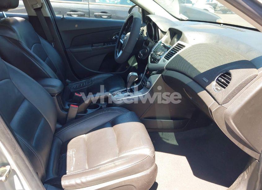 Photo 5 of 2015 Chevrolet Cruze 2LT AUTO (VIN 1G1PE5SB4F7171578)