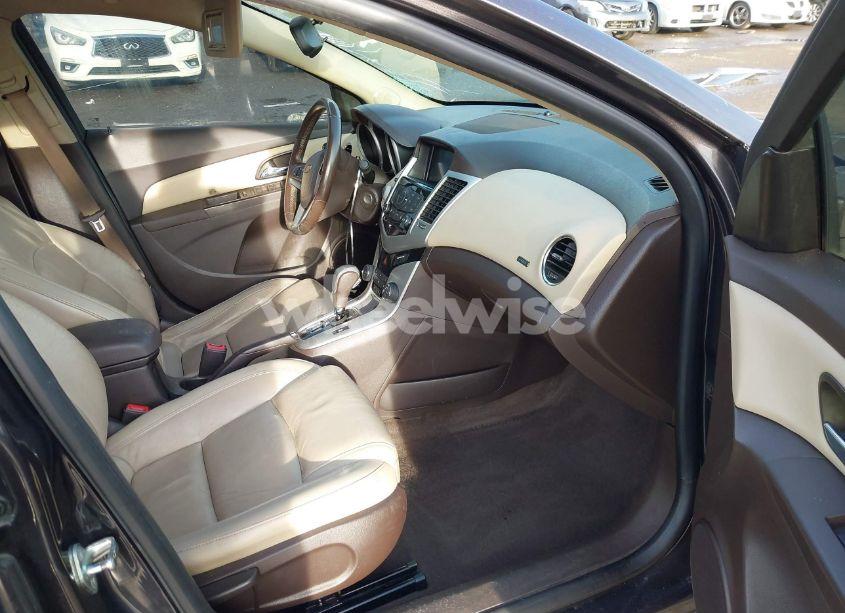 Photo 5 of 2015 Chevrolet Cruze 2LT AUTO (VIN 1G1PE5SB4F7189787)