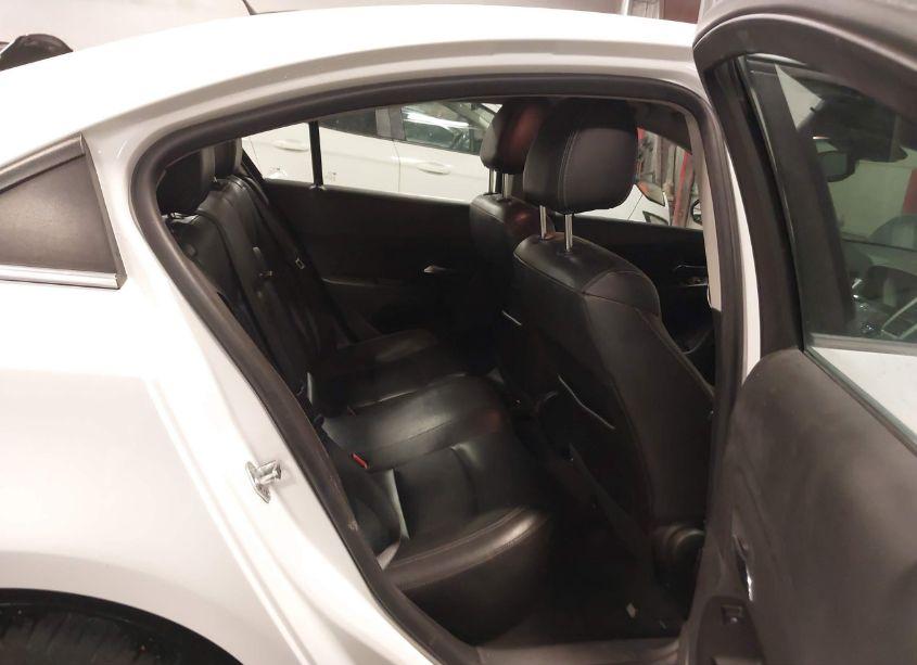 Photo 8 of 2015 Chevrolet Cruze 2LT AUTO (VIN 1G1PE5SB4F7241631)