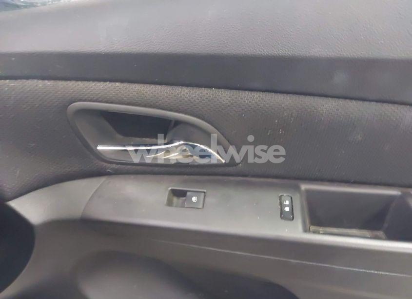 Photo 5 of 2016 Chevrolet Cruze LIMITED 1LT AUTO (VIN 1G1PE5SB4G7132717)