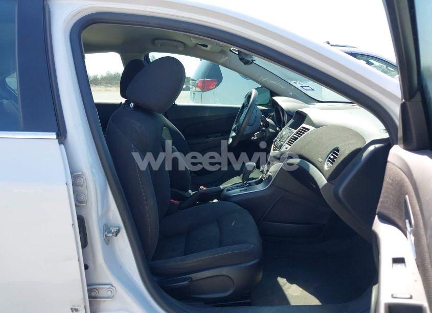 Photo 5 of 2016 Chevrolet Cruze LIMITED 1LT AUTO (VIN 1G1PE5SB4G7173686)