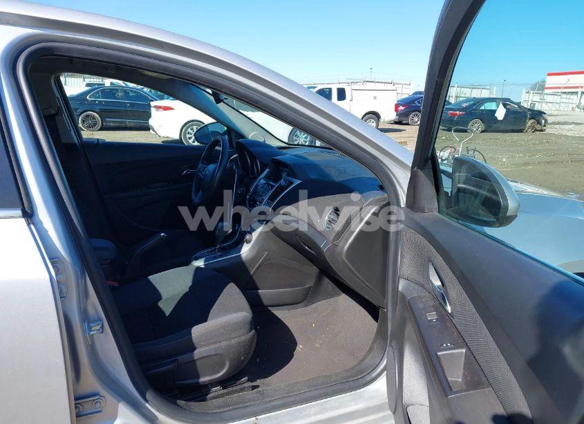 Photo 5 of 2016 Chevrolet Cruze LIMITED 1LT AUTO (VIN 1G1PE5SB4G7228914)