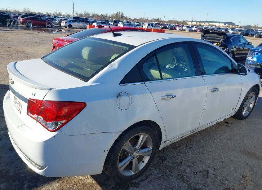 Photo 4 of 2013 Chevrolet Cruze 2LT AUTO (VIN 1G1PE5SB5D7113220)