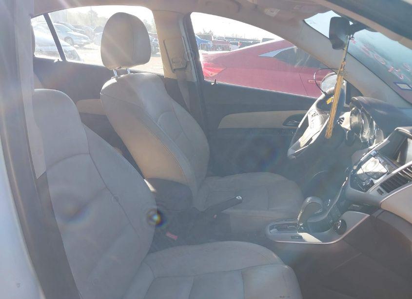 Photo 5 of 2013 Chevrolet Cruze 2LT AUTO (VIN 1G1PE5SB5D7113220)