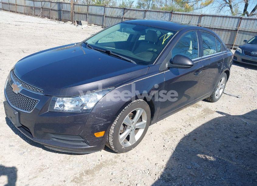 Photo 2 of 2013 Chevrolet Cruze 2LT AUTO (VIN 1G1PE5SB5D7319508)