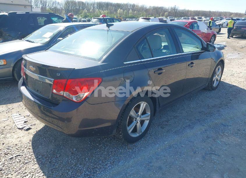 Photo 4 of 2013 Chevrolet Cruze 2LT AUTO (VIN 1G1PE5SB5D7319508)