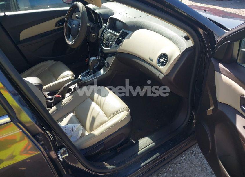 Photo 5 of 2013 Chevrolet Cruze 2LT AUTO (VIN 1G1PE5SB5D7319508)