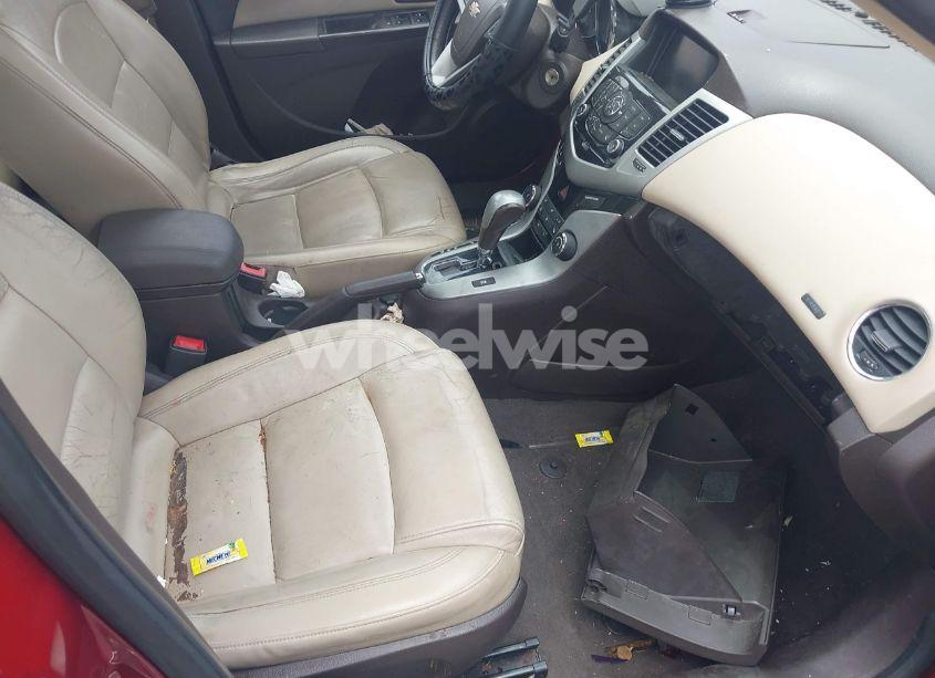 Photo 5 of 2014 Chevrolet Cruze 2LT AUTO (VIN 1G1PE5SB5E7320031)