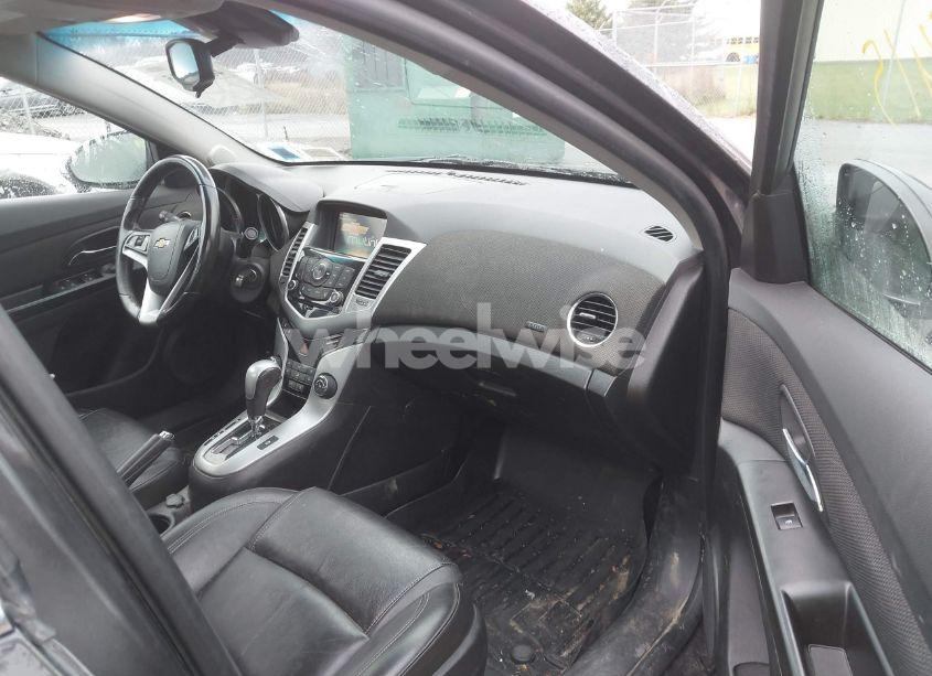 Photo 5 of 2014 Chevrolet Cruze 2LT AUTO (VIN 1G1PE5SB5E7395943)