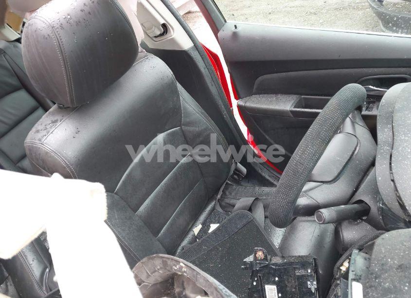 Photo 5 of 2015 Chevrolet Cruze 2LT AUTO (VIN 1G1PE5SB5F7132563)