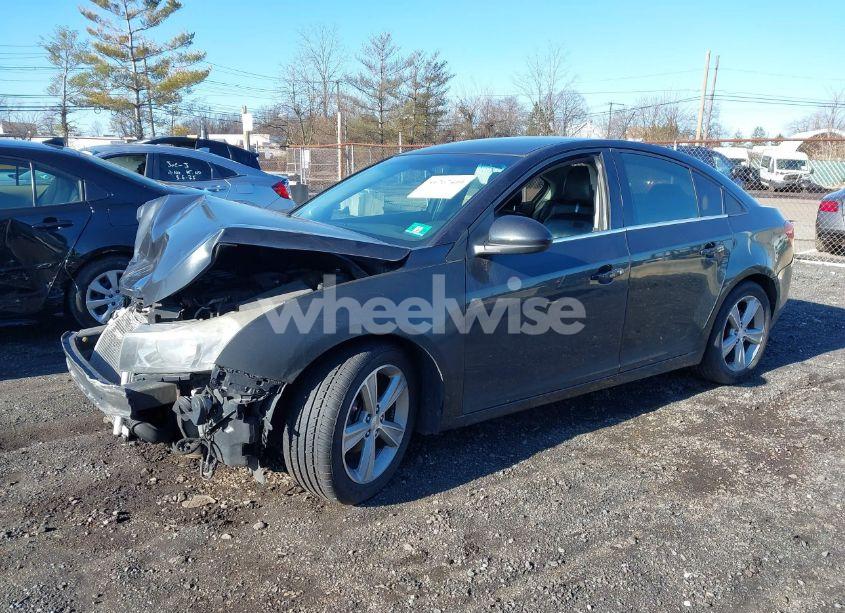Photo 2 of 2015 Chevrolet Cruze 2LT AUTO (VIN 1G1PE5SB5F7195520)